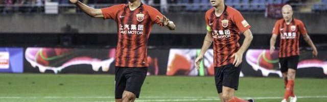 球王会首页-中超最强多面手！传球进球均新高 上港左翼卫闪光