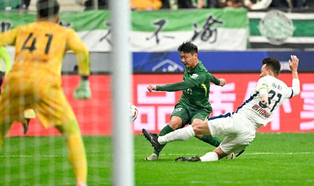 26岁国足锋霸放狠话？赛季目标进3球！上赛季只进了2球，引发热议