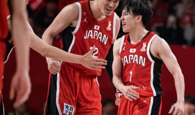 球王会在线娱乐-渡边与郭士强对喷太嚣张！场均15.5分远逊李贤重  B联赛也属二流水准|渡边雄太|NBA|体育赛事讨论|韩国男篮|nba_新浪体育_新浪新闻